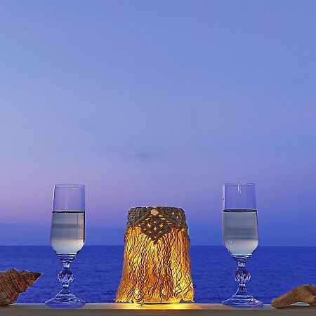 Amazing Beachfront Apartment In Hersonissos Esterno foto