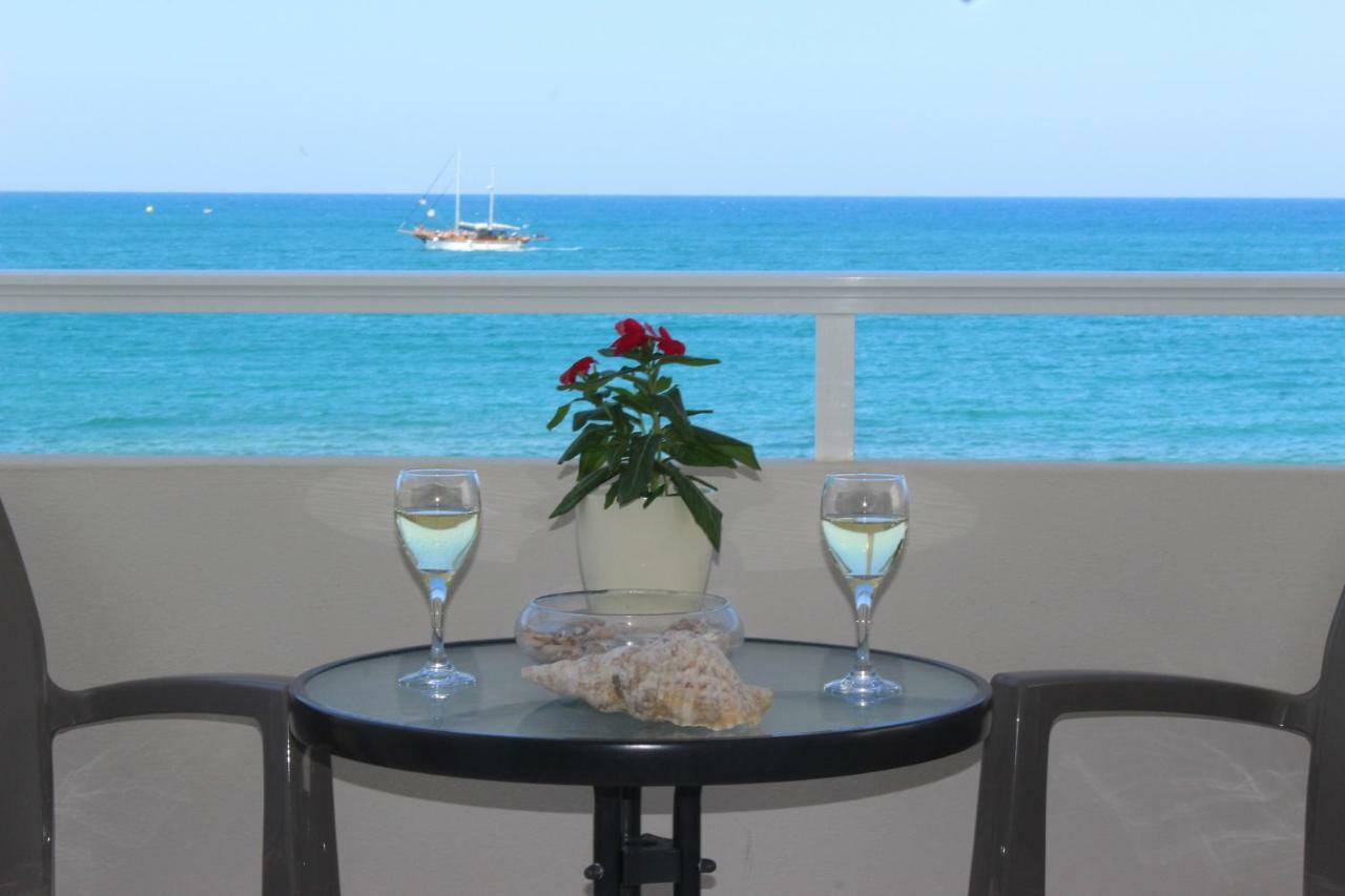 Amazing Beachfront Apartment In Hersonissos Esterno foto
