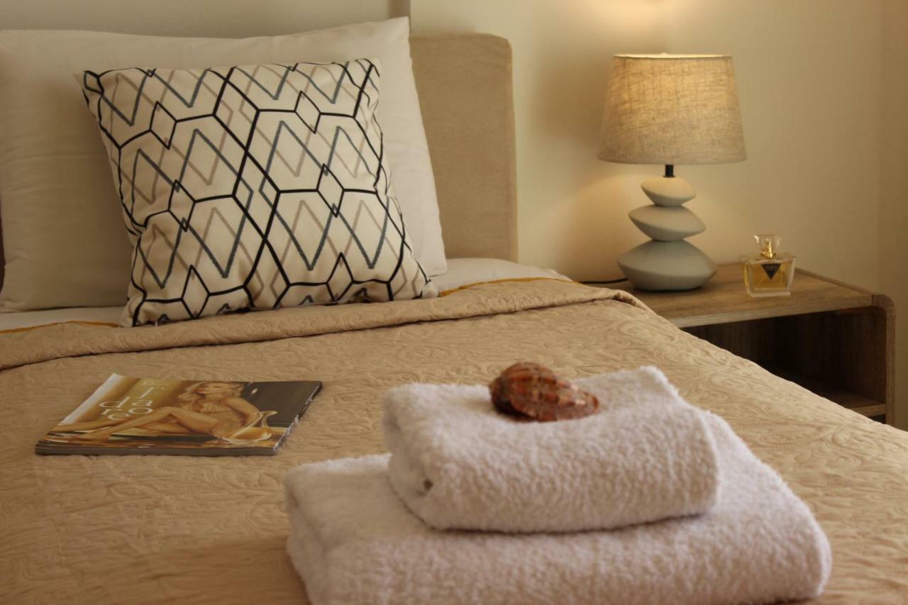 Amazing Beachfront Apartment In Hersonissos Esterno foto