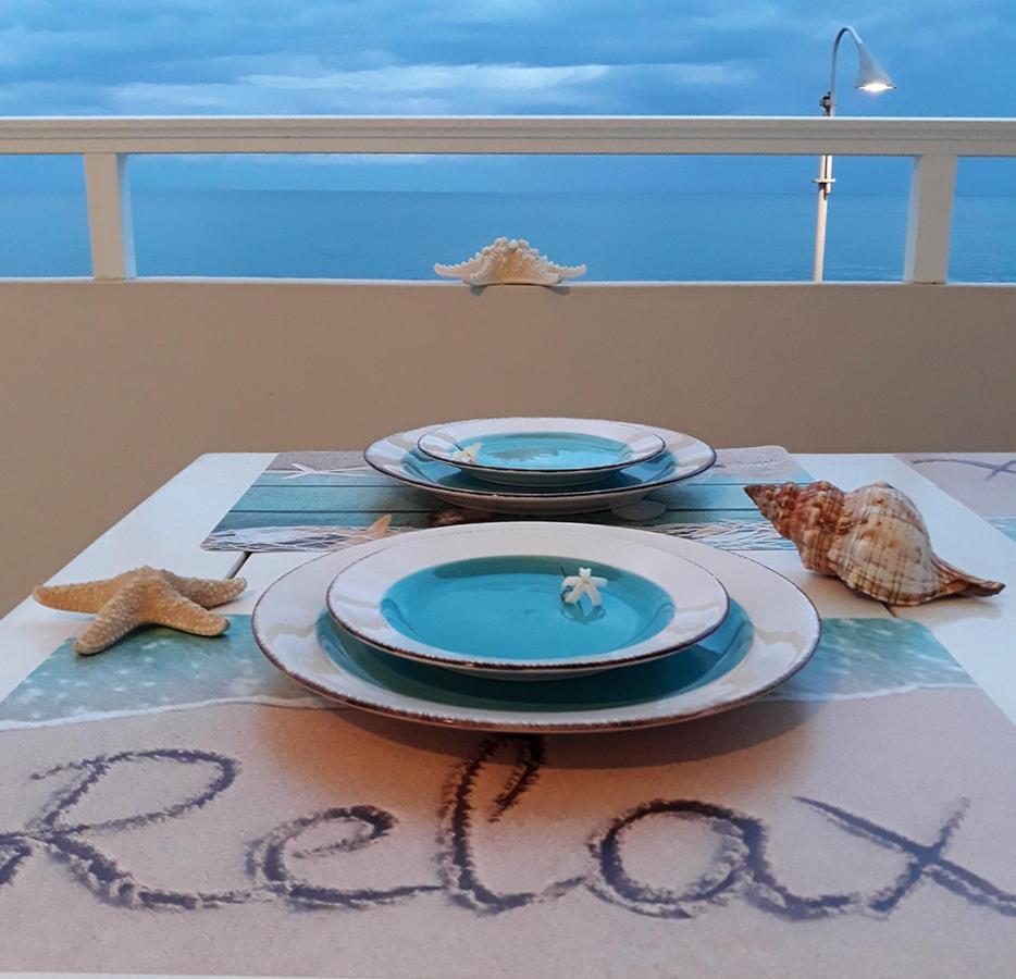 Amazing Beachfront Apartment In Hersonissos Esterno foto